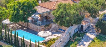 Villa Dassos by Villa Plus