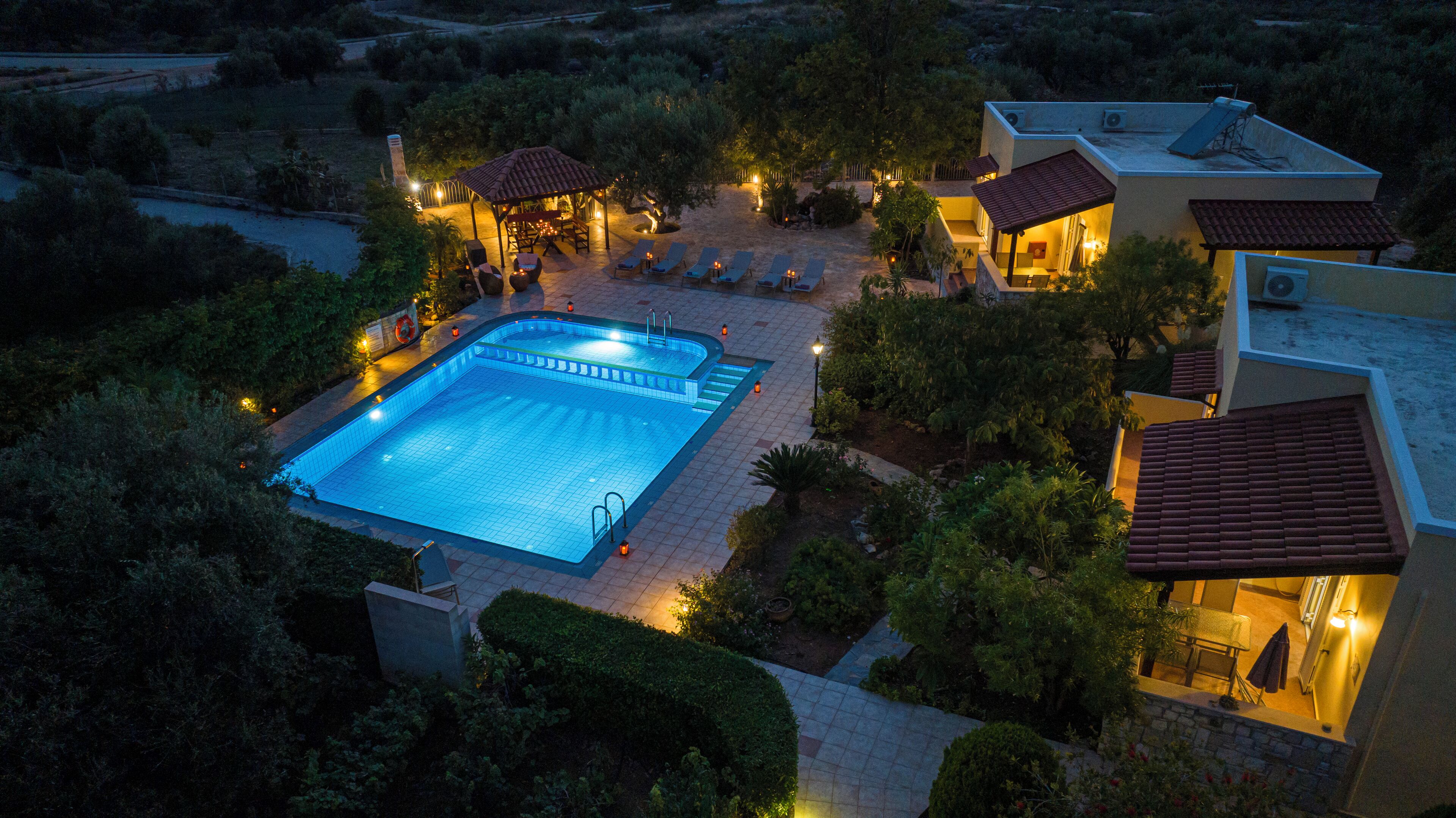 Piscina all'aperto, una piscina riscaldata