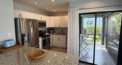 Maison très sécuritaire avec piscine à 5 minutes de la plage à Hollywood