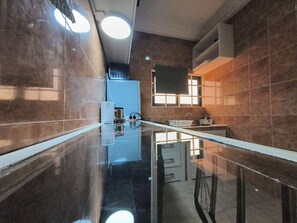 Fridge, microwave, stovetop, electric kettle