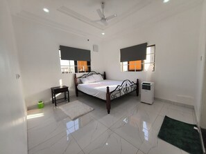 2 bedrooms, desk, iron/ironing board, free WiFi