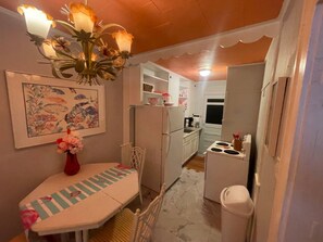 In-room dining - Funky Flamingo (Galveston)