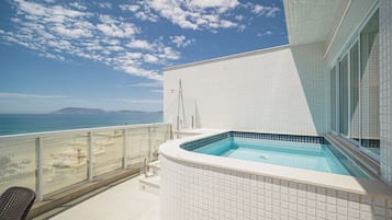 Apartamento | Piscina particular