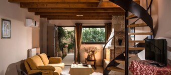 Elia 2,cozy two-level maisonette,close to Heraklion