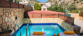 Elia 6,cozy two-level maisonette,private pool,close to Heraklion