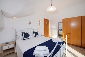 2 chambres, fer et planche à repasser, Wi-Fi gratuit, draps fournis