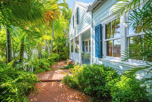 Exterior - Passover Cottage | Private Pool & Ideal Key West Location (Key West)