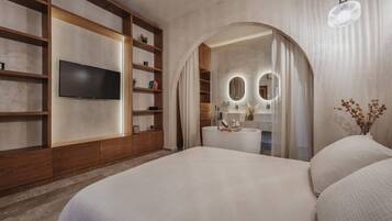 1 bedroom, desk, iron/ironing board, WiFi