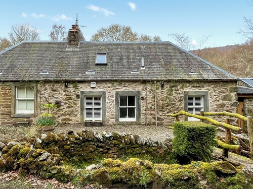 2 bedroom accommodation in Birnam Woods