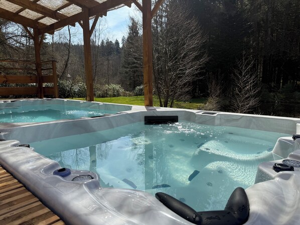 Bañera de hidromasaje exterior