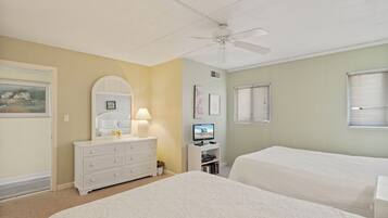 1 slaapkamer, een strijkplank/strijkijzer, internet, beddengoed