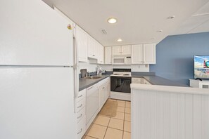 Fridge, microwave, oven, stovetop - Sea Gate 608 is a fabulous Oceanfront Retreat (Ocean City)