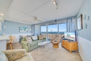 TV - Sea Gate 208 Beachfront and close to it all! (Ocean City)