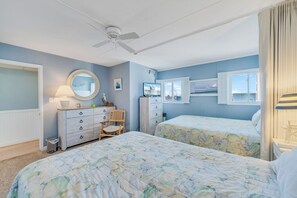1 bedroom, iron/ironing board, Internet, bed sheets - Sea Gate 208 Beachfront and close to it all! (Ocean City)