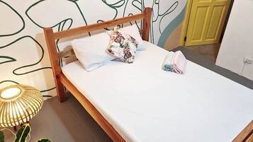 8 室のベッドルーム、デスク、アイロン / アイロン台、WiFi