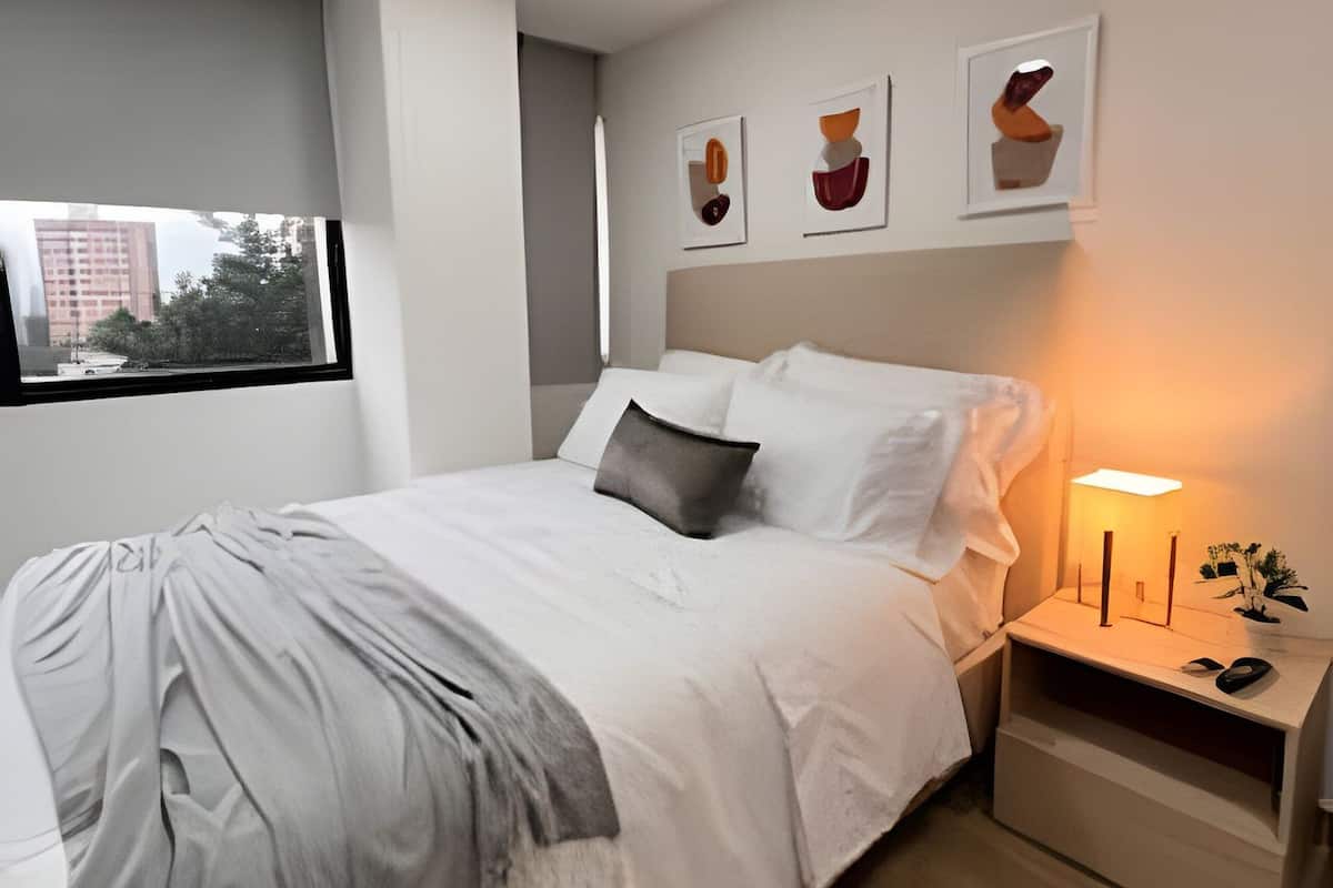 Elite Apartment | 1 bedroom, in-room safe, blackout drapes, iron/ironing board