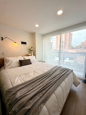 Comfort Apartment | 1 bedroom, in-room safe, blackout drapes, iron/ironing board - 81 Living (Medellín)