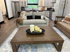 TV, fireplace, stereo