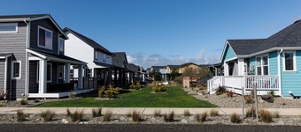 Back to the Beach - Oyhut Bay Seaside Resort