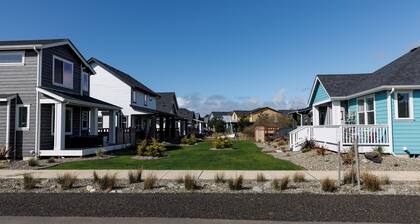 Back to the Beach - Oyhut Bay Seaside Resort