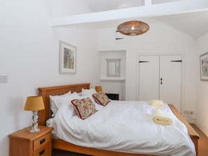 2 habitaciones, decoración personalizada y muebles diferentes 