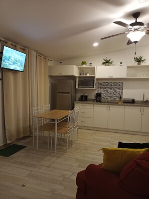 Interior - Villa Shanti – Your Tropical Retreat 2 Minutes from the Beach in Jacó, CR 🌴🏝️✨ (Jacó)