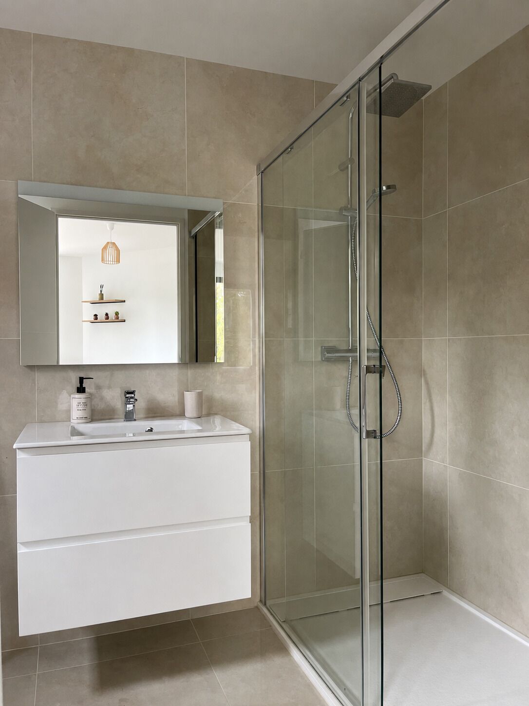 Douche, séchoir à cheveux