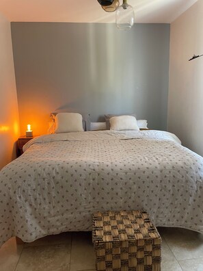 2 室のベッドルーム、アイロン / アイロン台、WiFi