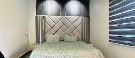 2 chambres, fer et planche à repasser, Wi-Fi, draps fournis