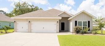 4 BR/3BA (2K, Q, 2T) New Construction. Pet friendly