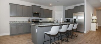 4 BR/3BA (2K, Q, 2T) New Construction.  Pet friendly