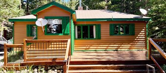 Lake Front 1-bedroom cabin in St. Mary's Glacier, Idaho Springs