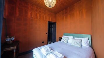 5 bedrooms, individually decorated, individually furnished, free WiFi