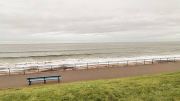 ใกล้ชายหาด