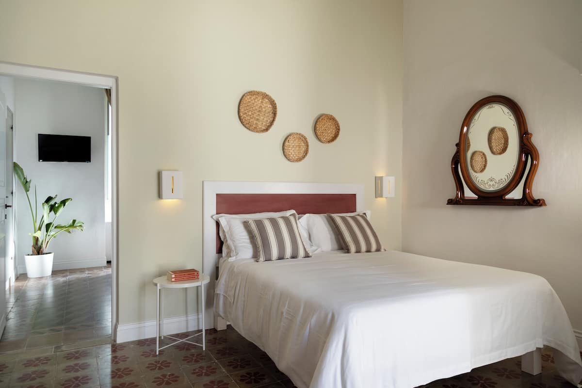 Suíte luxo | 1 quarto, edredons de pluma, berços (sobretaxa), Wi-Fi de cortesia