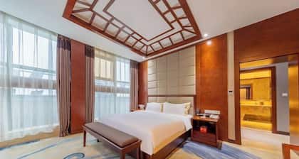 Haiyi Fino Hotel (Yichang Wanda Plaza Three Gorges Vocational College Store)