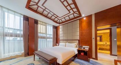Haiyi Fino Hotel (Yichang Wanda Plaza Three Gorges Vocational College Store)