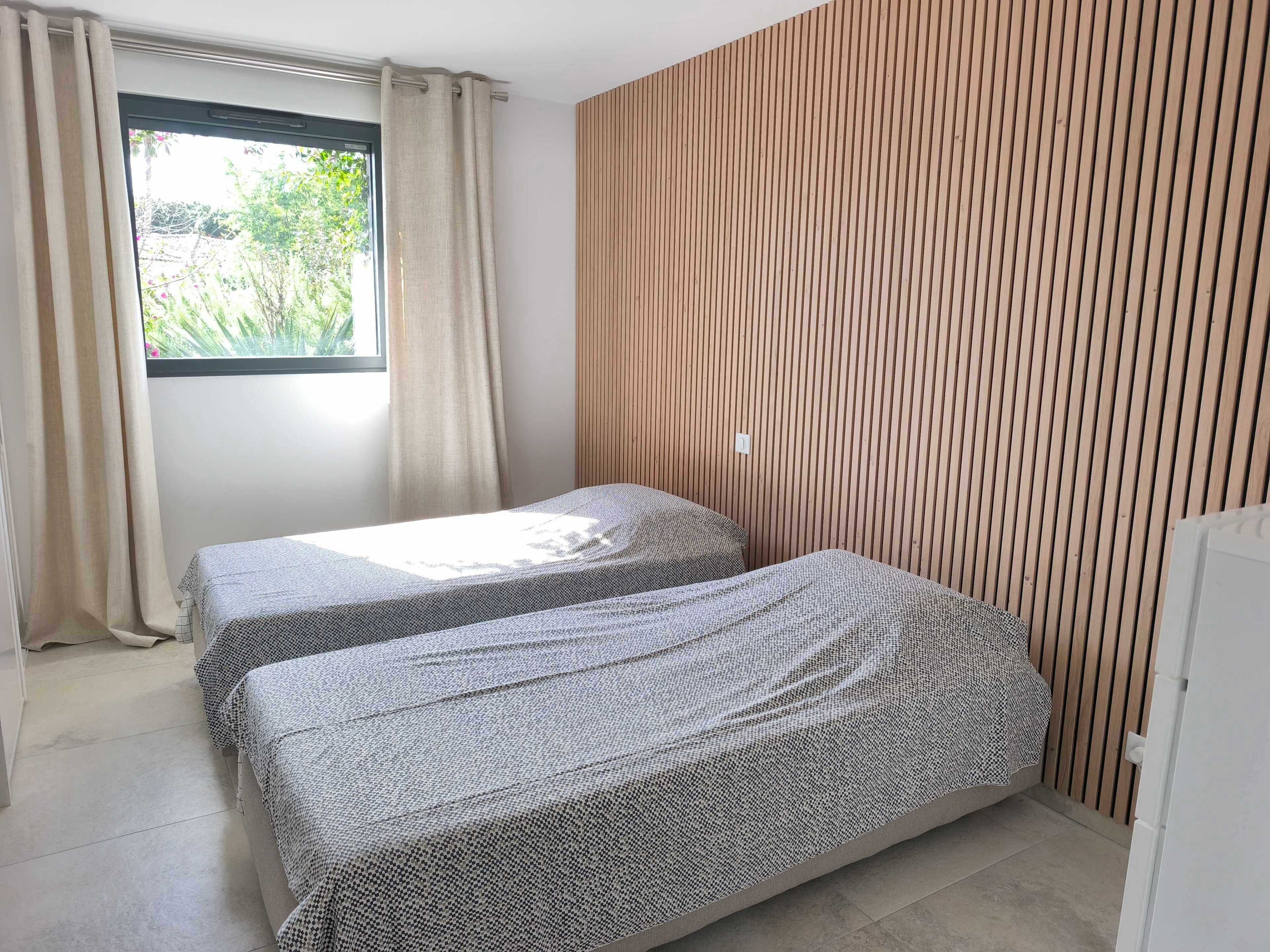 2 chambres, fer et planche à repasser, Wi-Fi, draps fournis