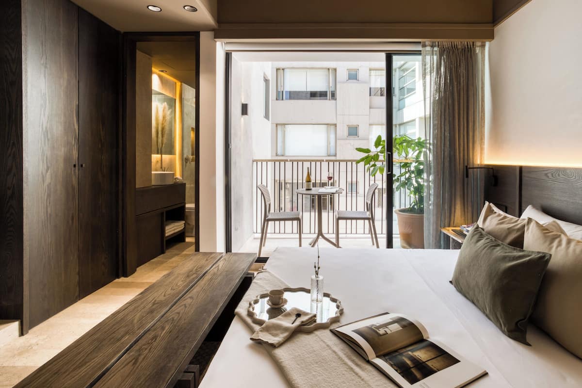 Exclusive Apartment | 1 bedroom, premium bedding, down comforters, in-room safe