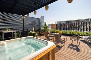 屋内スパ浴槽