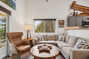 Smart TV, offices - Family Mountain Escape at Chug-A-Lug Springs by Glacier NP (Columbia Falls)