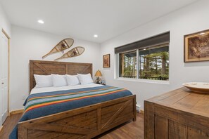 3 bedrooms, desk, iron/ironing board, free WiFi