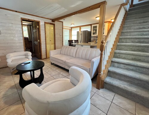 Seabreeze #3: Cozy Cottage by the beach