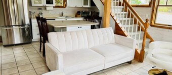 Hidden gem! Southampton beach cottage