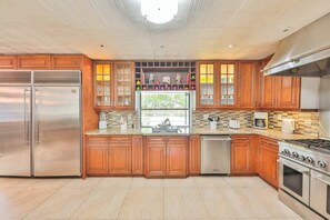 Fridge, microwave, oven, stovetop - A star is born (Hallandale Beach)