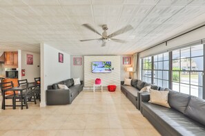 Smart TV, table tennis, books