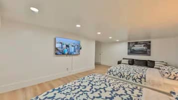 3 bedrooms, iron/ironing board, travel crib, free WiFi