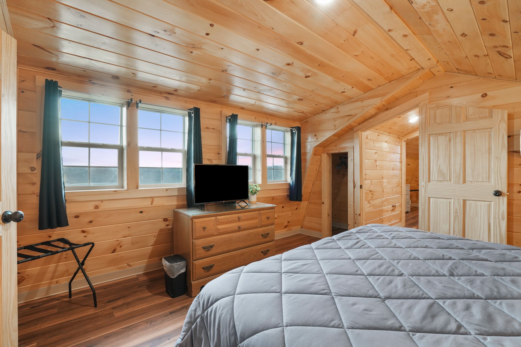 2 bedrooms, WiFi (free), bed sheets