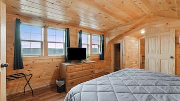 2 bedrooms, WiFi (free), bed sheets