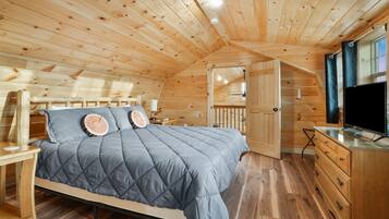 2 bedrooms, WiFi (free), bed sheets